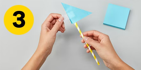 Schritt 3 - ein gefaltetes Post-it® Note an einen Strohhalm kleben
